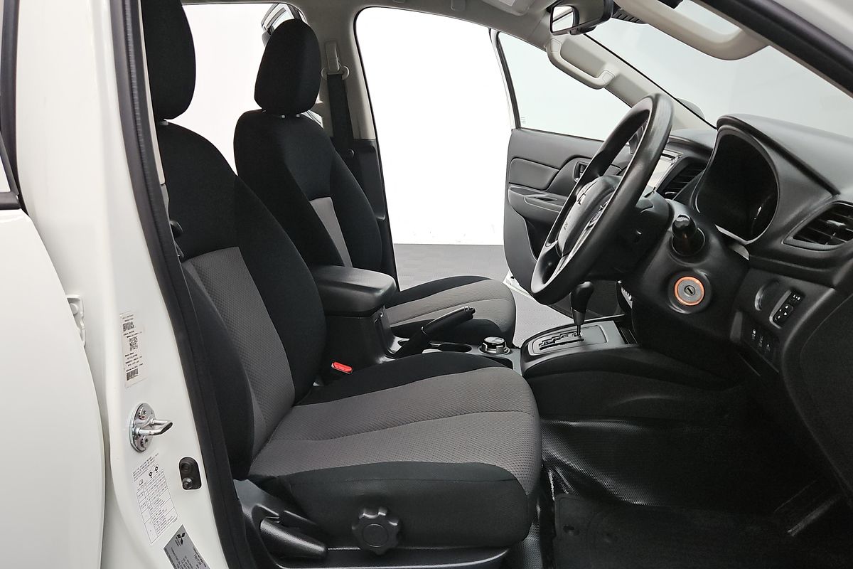 2022 Mitsubishi Triton GLX MR 4X4