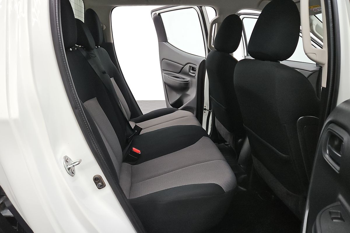 2022 Mitsubishi Triton GLX MR 4X4