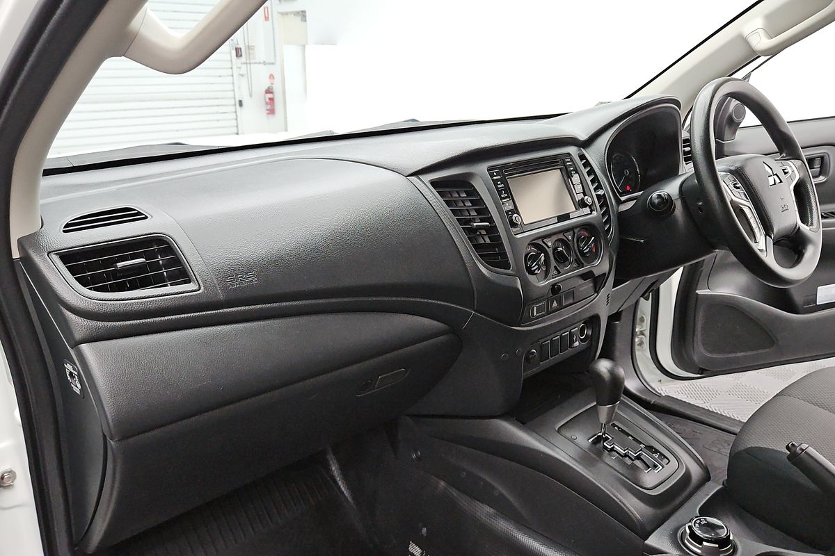 2022 Mitsubishi Triton GLX MR 4X4