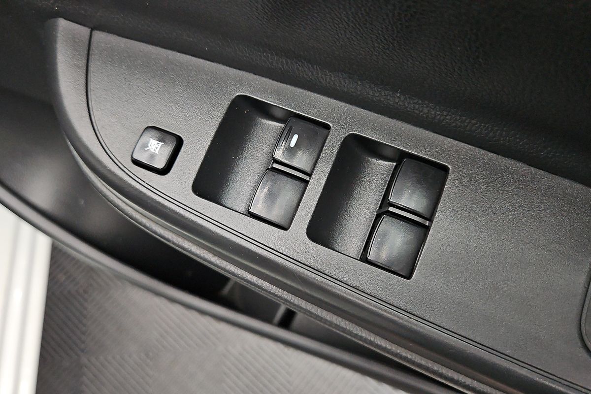 2022 Mitsubishi Triton GLX MR 4X4