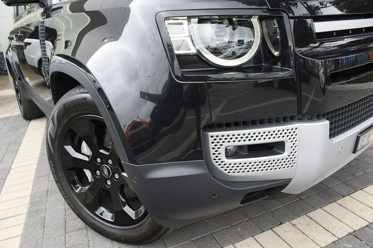 2022 Land Rover Defender 110 D300 SE L663