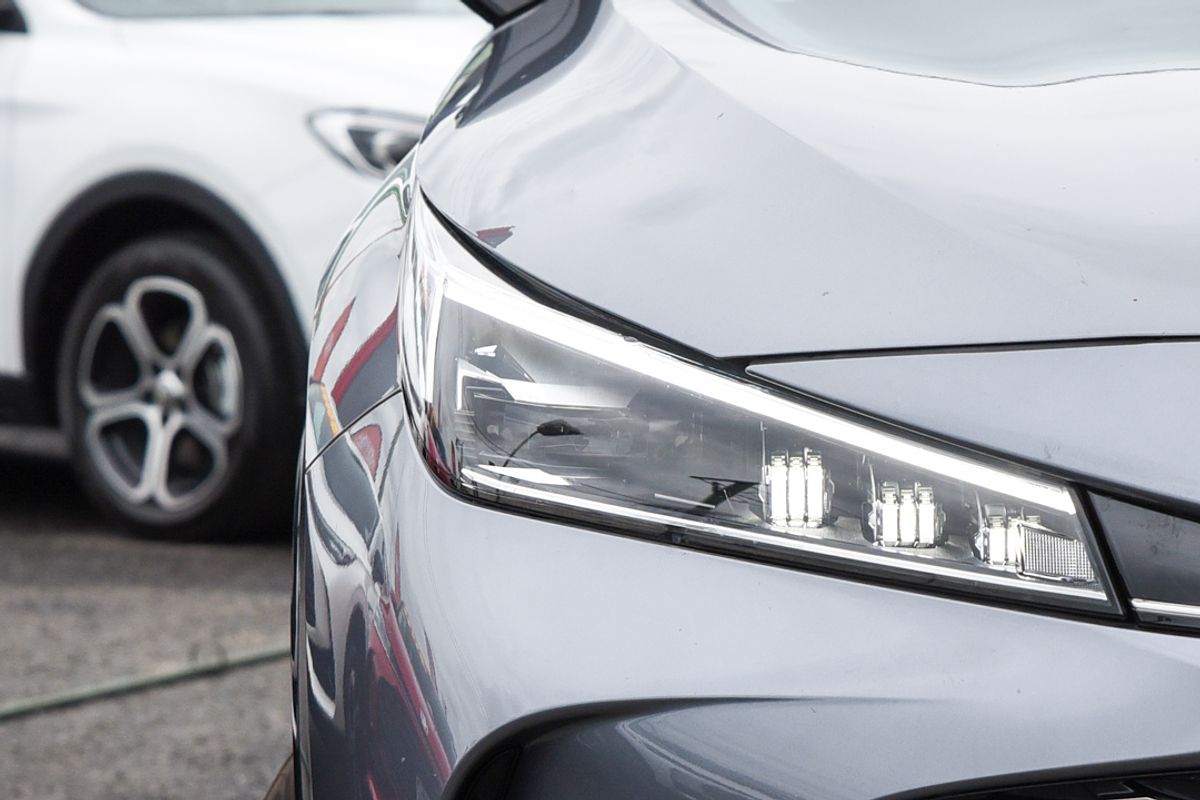 2025 MG HS Essence AS33