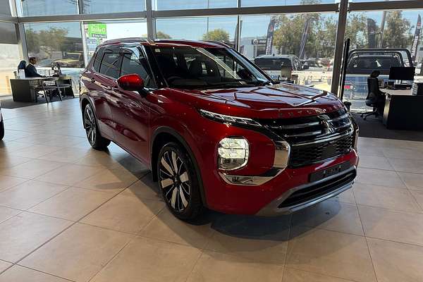 2025 Mitsubishi Outlander Exceed ZM