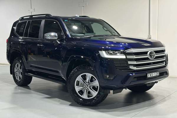 2023 Toyota Landcruiser Sahara FJA300R