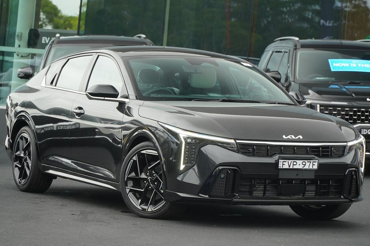 2025 Kia K4 GT-Line CL4m