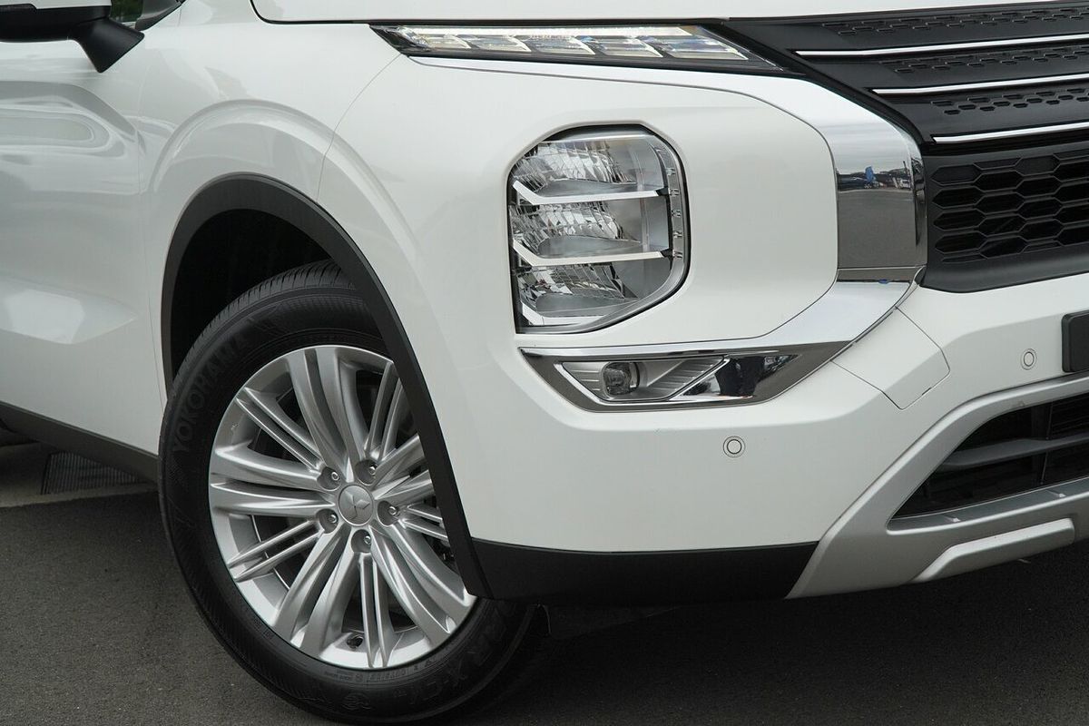 2023 Mitsubishi Outlander LS ZM