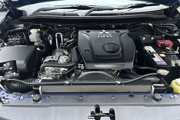 2019 Mitsubishi Pajero Sport Exceed QE thumb-10