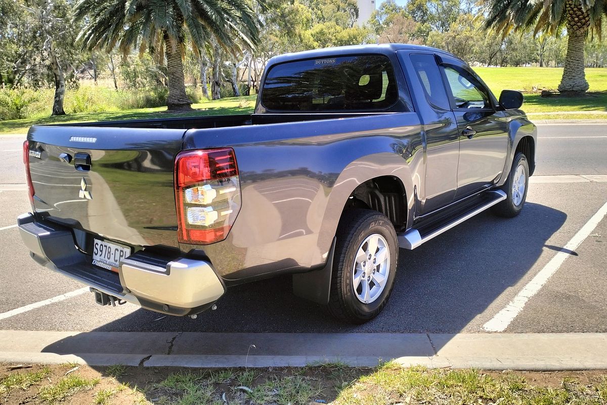 2022 Mitsubishi Triton GLX+ MR 4X4