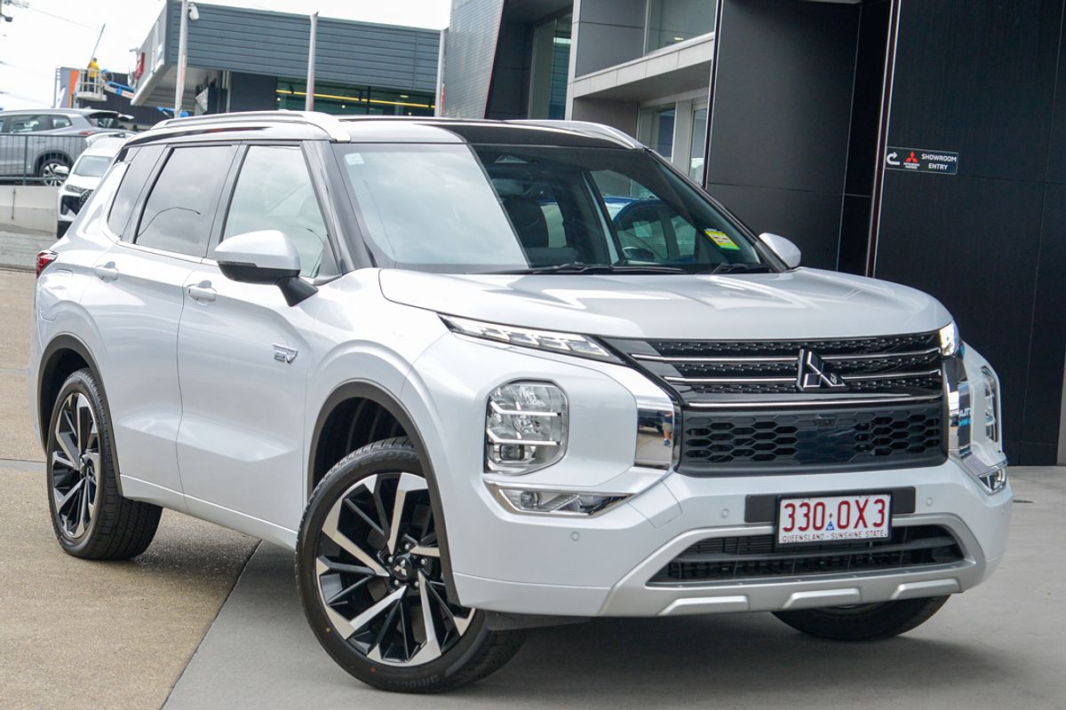2024 Mitsubishi Outlander PHEV Exceed Tourer ZM