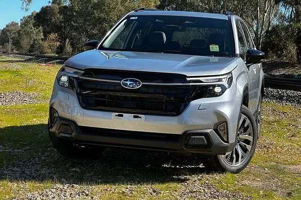 2025 Subaru Forester Hybrid Touring S6