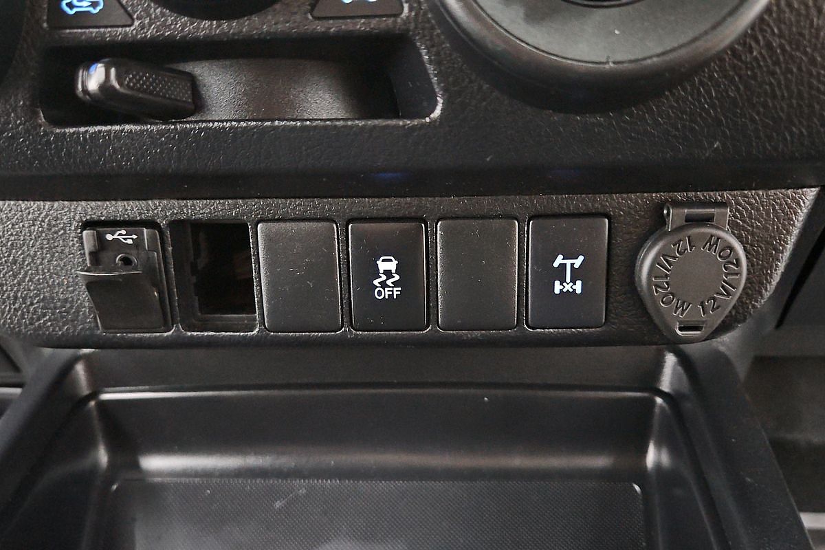 2019 Toyota Hilux SR GUN126R 4X4