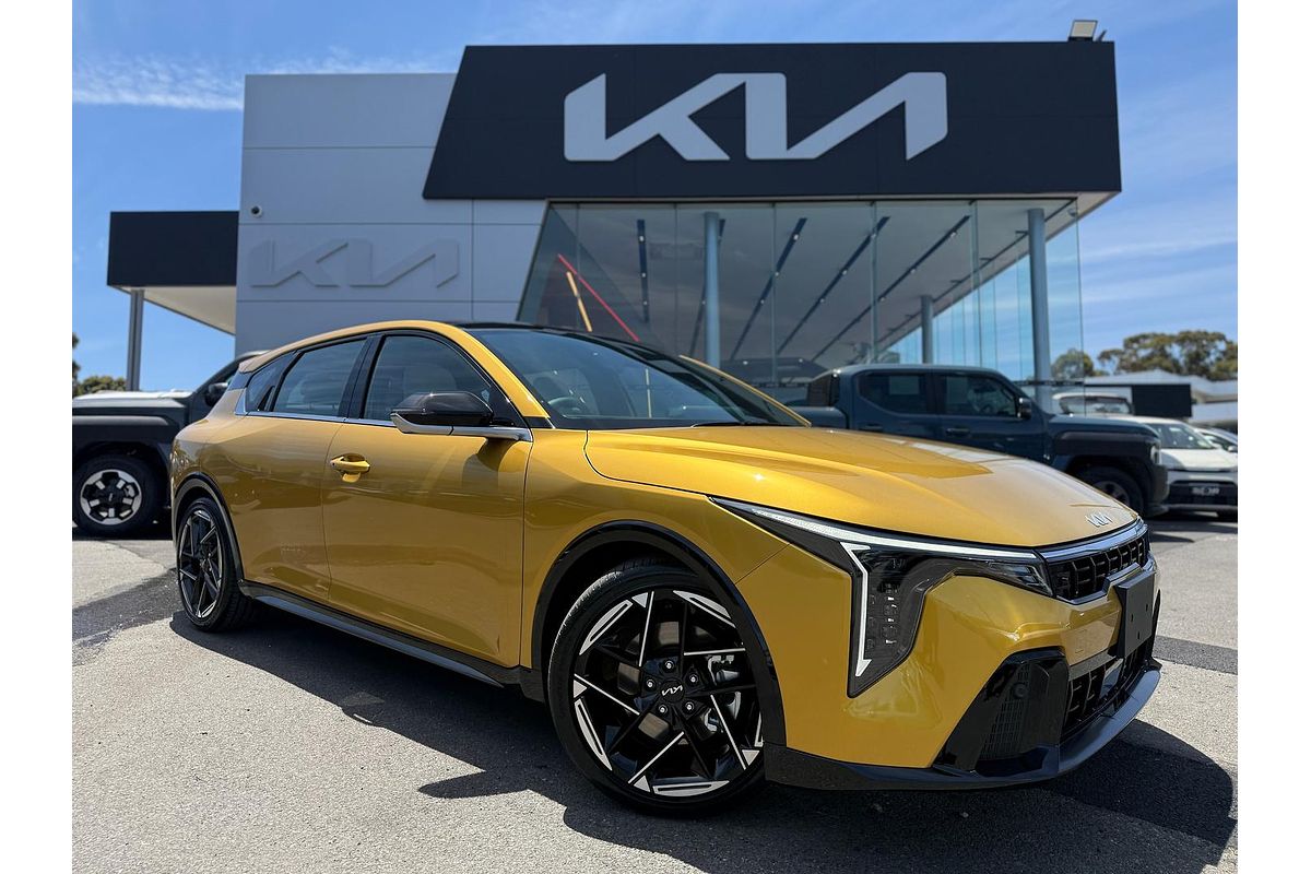 2025 Kia K4 GT-Line CL4m