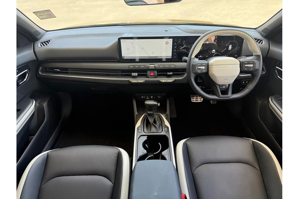 2025 Kia K4 GT-Line CL4m