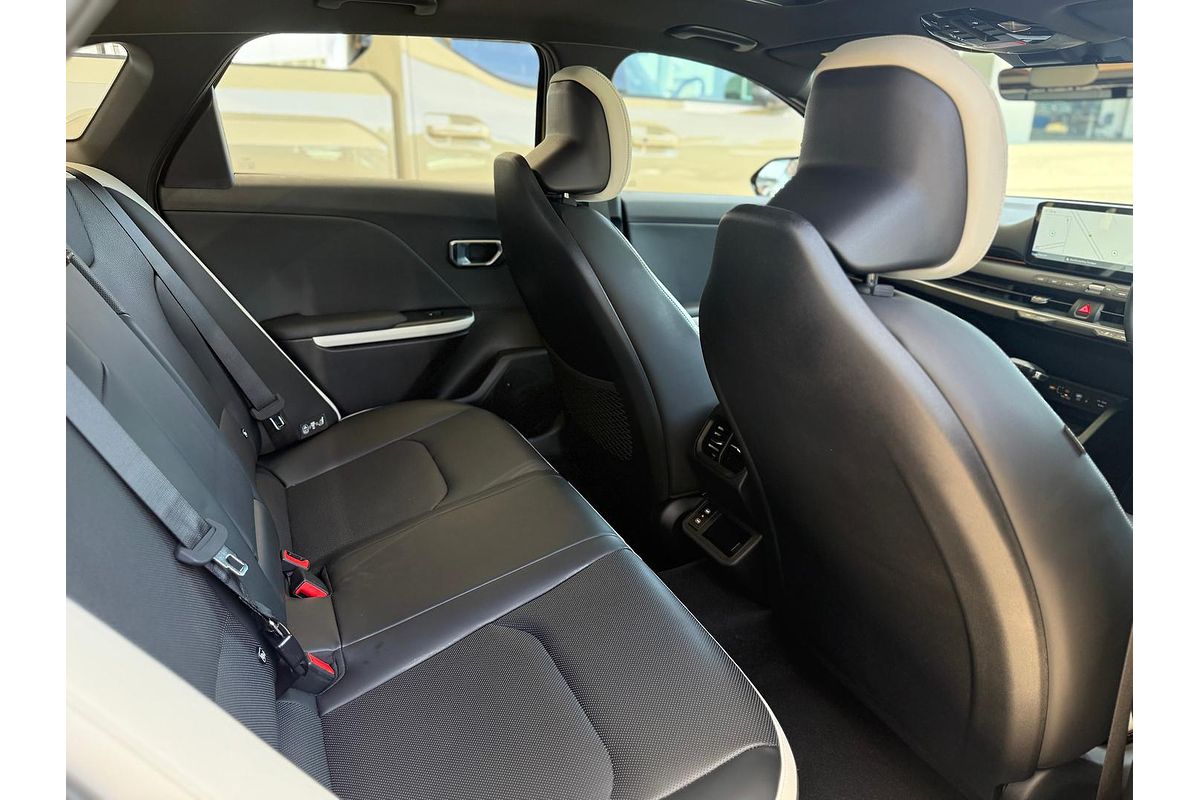 2025 Kia K4 GT-Line CL4m