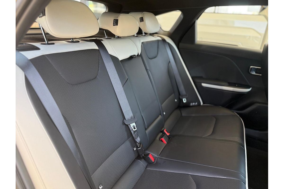 2025 Kia K4 GT-Line CL4m