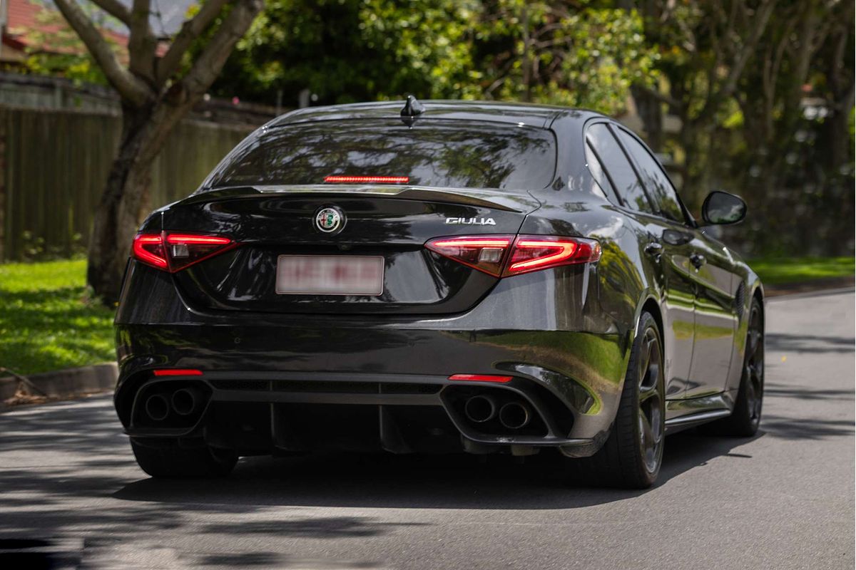 2017 Alfa Romeo Giulia Quadrifoglio