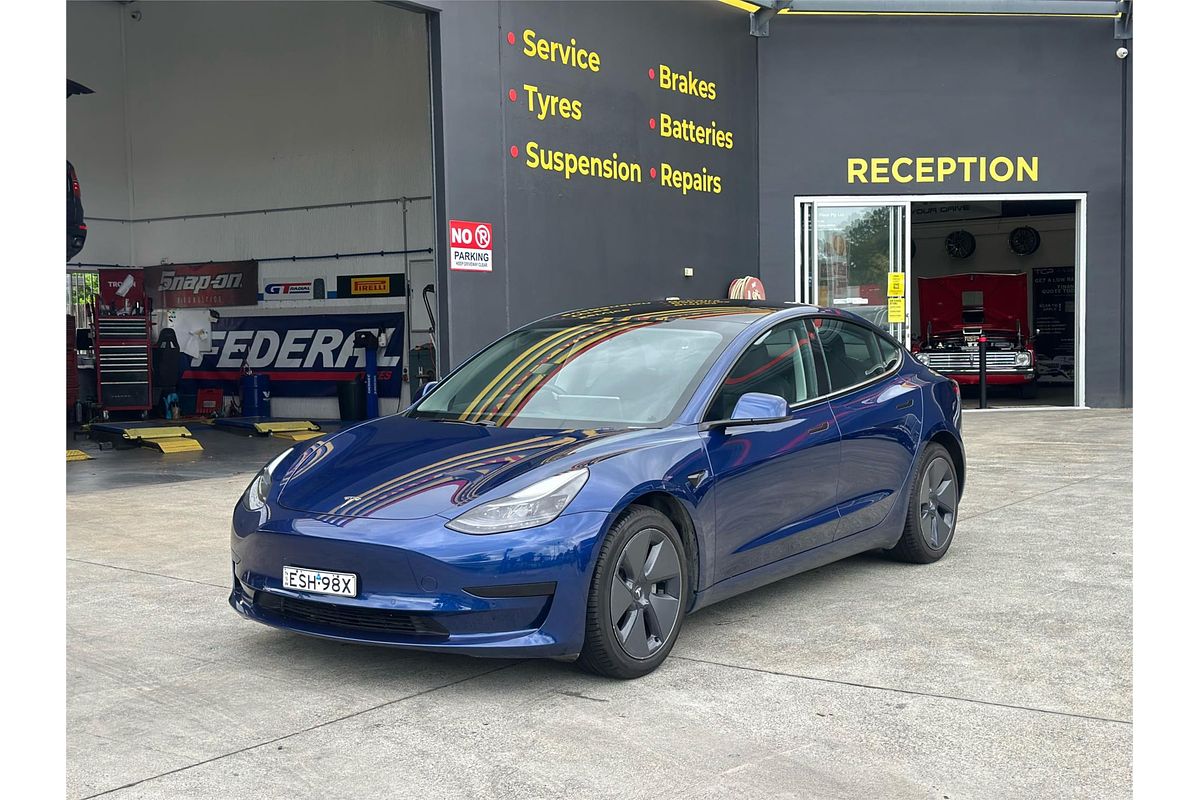 2022 Tesla Model 3 Rear-Wheel Drive