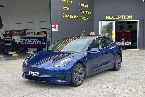 2022 Tesla Model 3 Rear-Wheel Drive