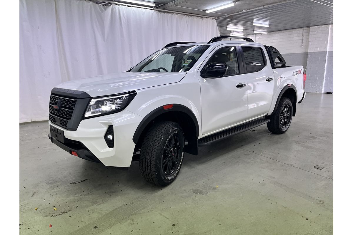 Nissan NAVARA 4X4 2.3 DSL AUTO DC P4X Nissan NAVARA 4X4 2.3 DSL AUTO DC P4X