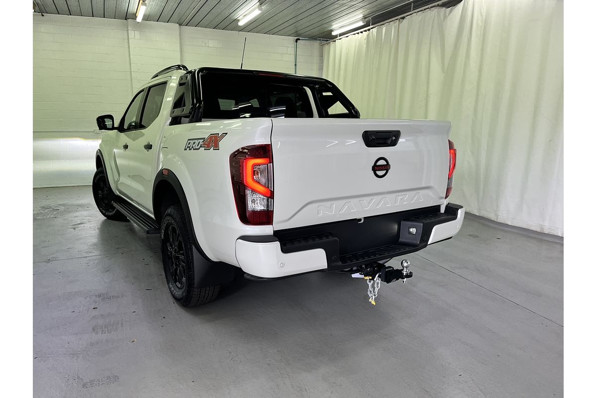 Nissan NAVARA 4X4 2.3 DSL AUTO DC P4X Nissan NAVARA 4X4 2.3 DSL AUTO DC P4X