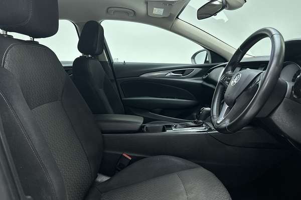 2018 Holden Commodore LT ZB thumb-12