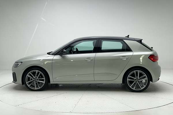 2022 Audi A1 35 TFSI GB thumb-4