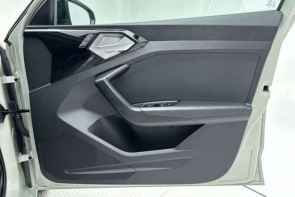 2022 Audi A1 35 TFSI GB thumb-18