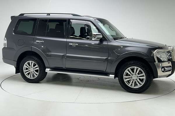 2019 Mitsubishi Pajero GLX NX thumb-3