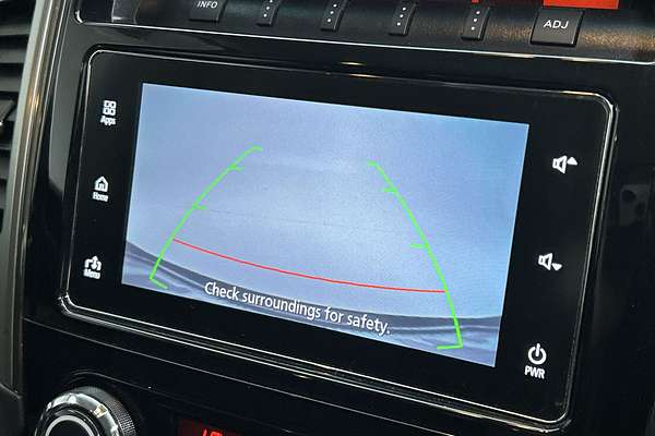 2019 Mitsubishi Pajero GLX NX thumb-15