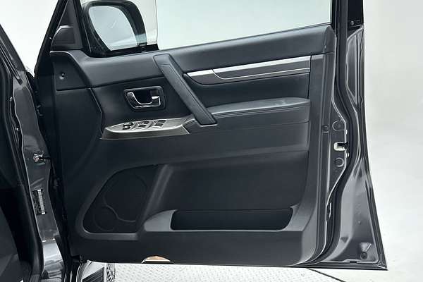 2019 Mitsubishi Pajero GLX NX thumb-18