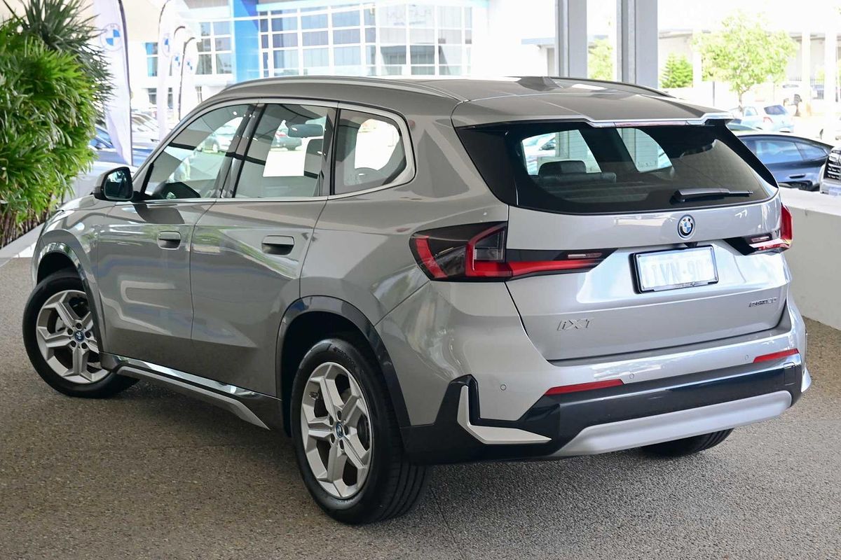 2025 BMW iX1 eDrive20 xLine U11