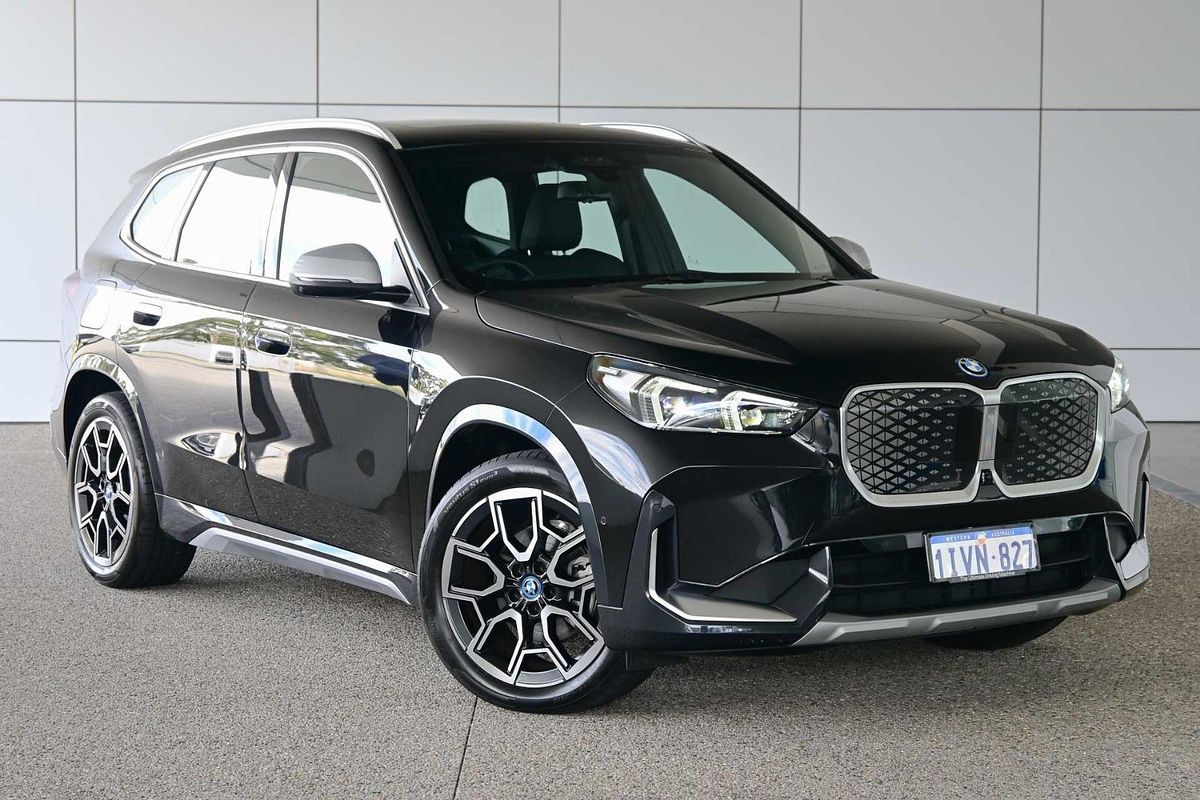 2025 BMW iX1 eDrive20 xLine U11