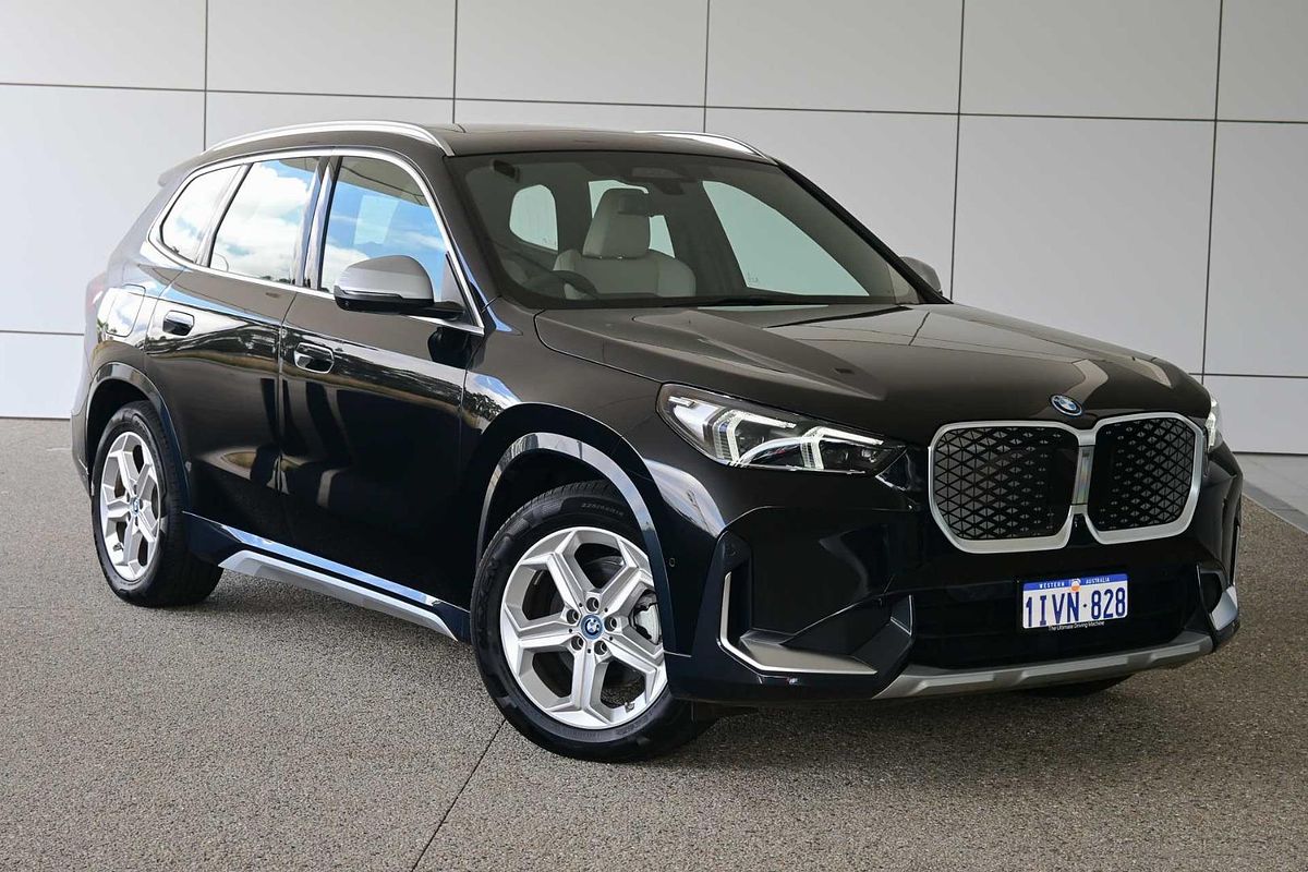 2025 BMW iX1 eDrive20 xLine U11