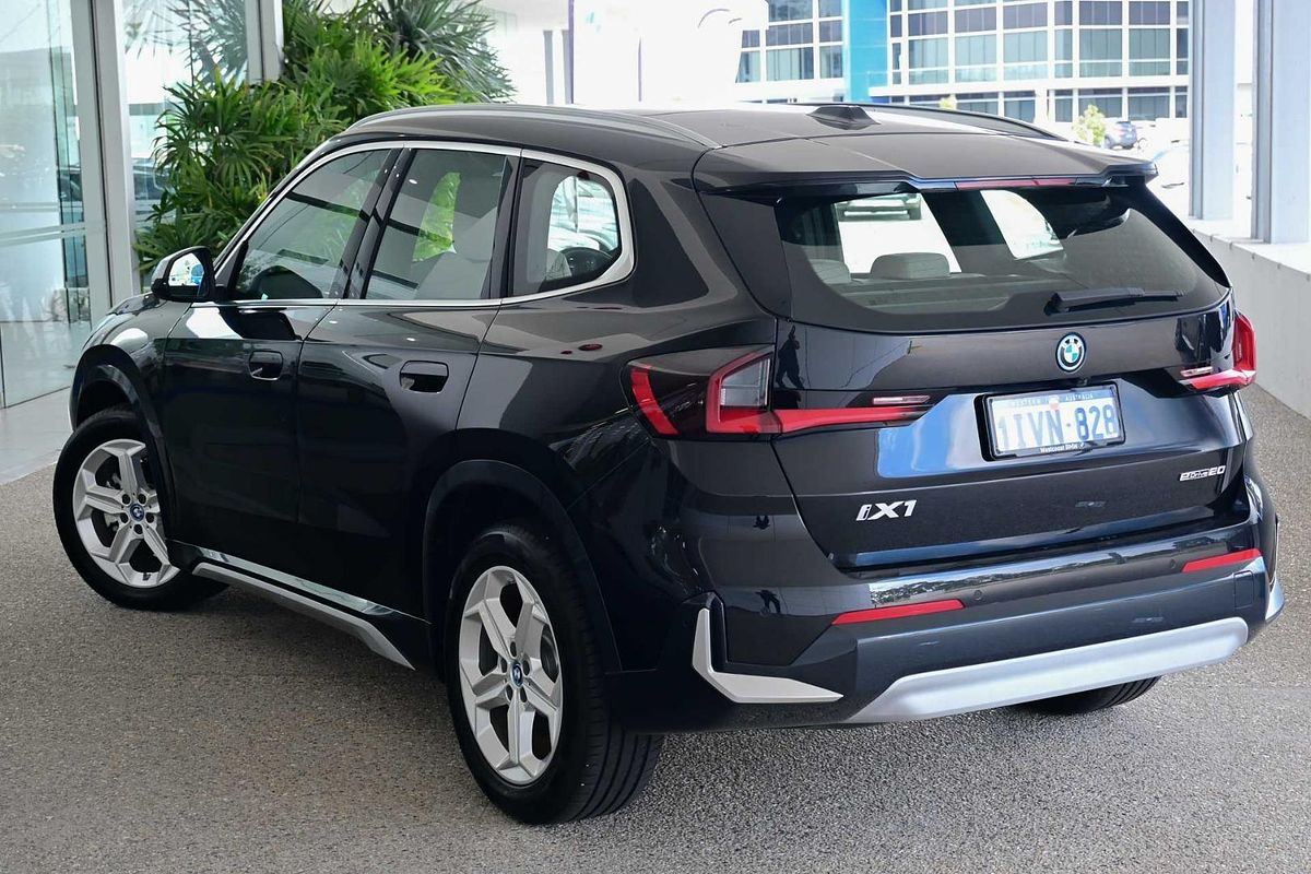 2025 BMW iX1 eDrive20 xLine U11