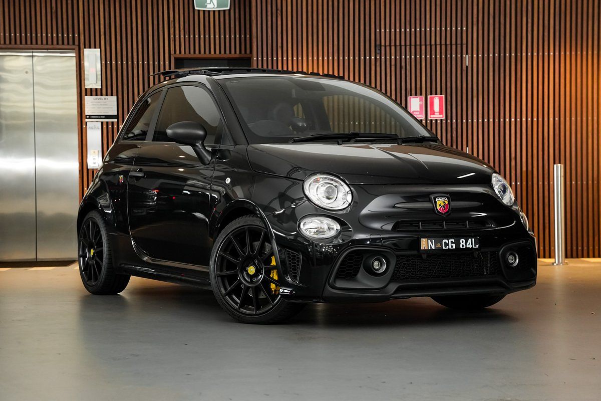 2022 Abarth 695 Competizione