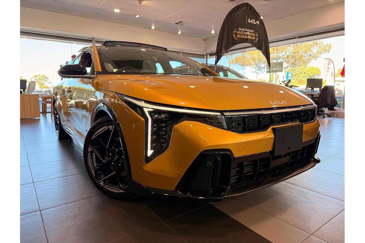2025 Kia K4 GT-Line CL4m