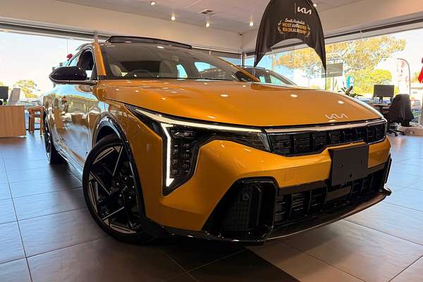 2025 Kia K4 GT-Line CL4m thumb-0