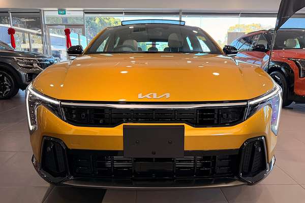 2025 Kia K4 GT-Line CL4m thumb-1