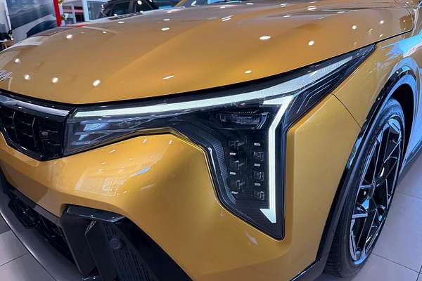 2025 Kia K4 GT-Line CL4m thumb-9