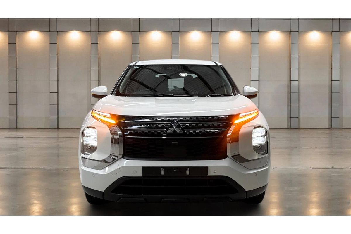 2024 Mitsubishi Outlander ES ZM