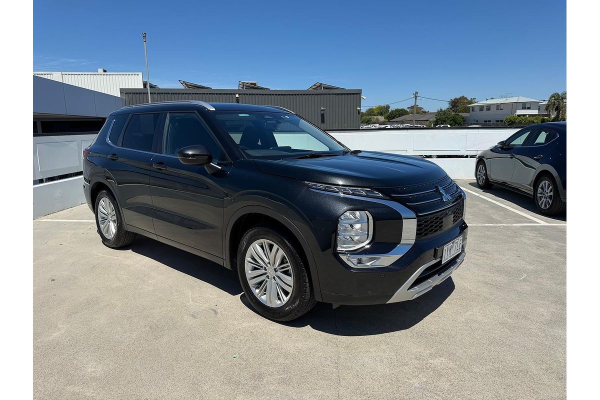 2023 Mitsubishi Outlander LS ZM