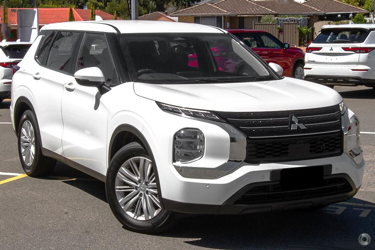 2025 Mitsubishi Outlander ES ZM