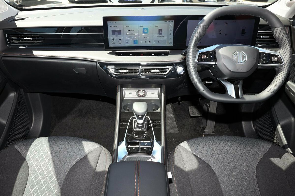 2025 MG HS Vibe AS33