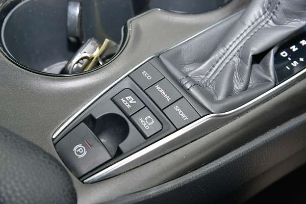 2024 Toyota Camry Ascent AXVH70R thumb-12