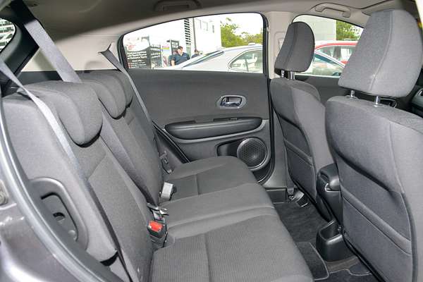 2019 Honda HR-V VTi-S thumb-8