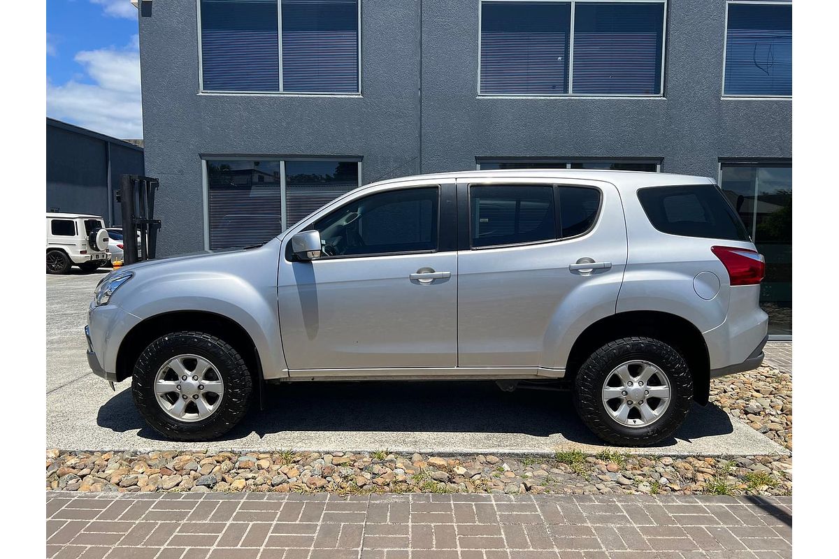 2021 Isuzu MU-X LS-M