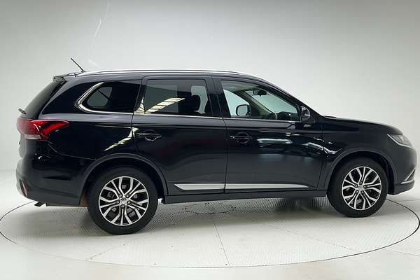 2015 Mitsubishi Outlander LS ZK thumb-2