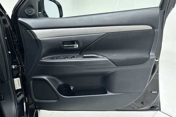 2015 Mitsubishi Outlander LS ZK thumb-18