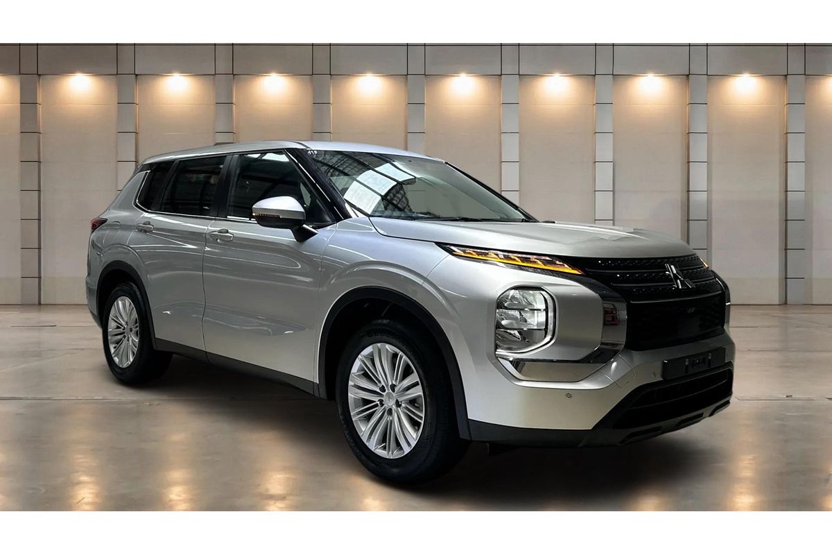2023 Mitsubishi Outlander ES ZM