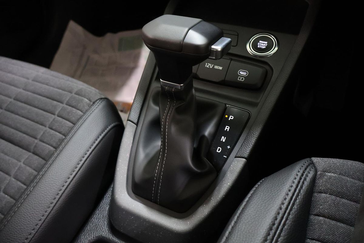 2025 Kia Stonic Sport YB PE2